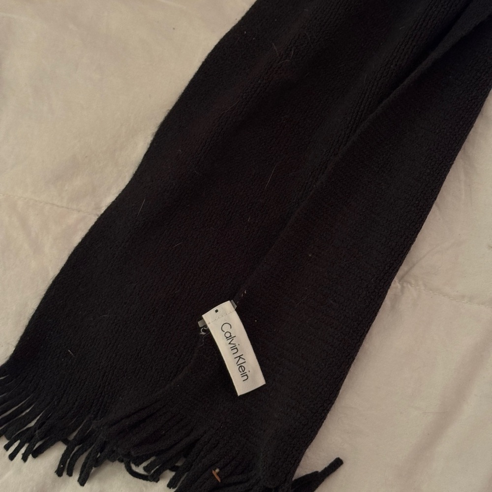 Calvin Klein Black Scarf with Studded Logo - Picture 2 of 2